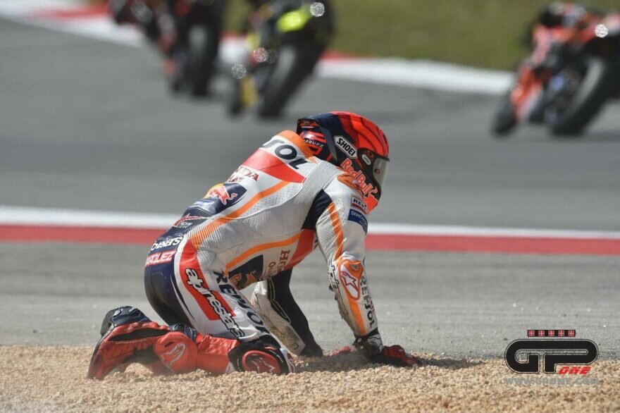 Авария между Марком Маркесом и Мигелем Оливейрой