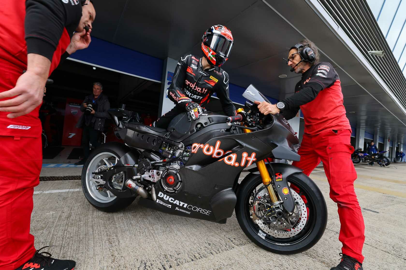 WSBK, FIM не делает скидок: Ducati и BMW «кастрированы» по топливному потоку!