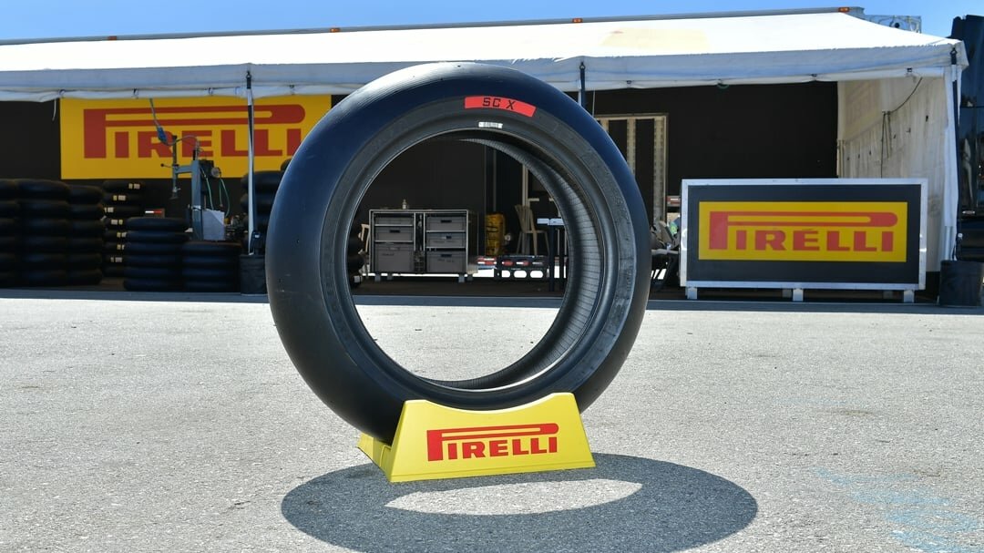 Непростой старт для Супербайка: покрышки задерживаются на Филлип-Айленде