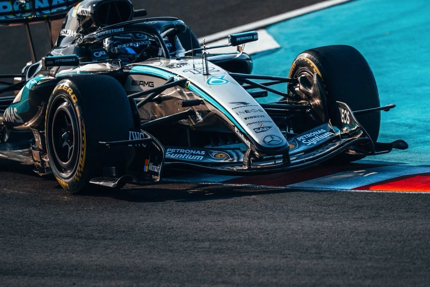 Супер Антонелли: итальянец из Mercedes оформил поул и в Японии