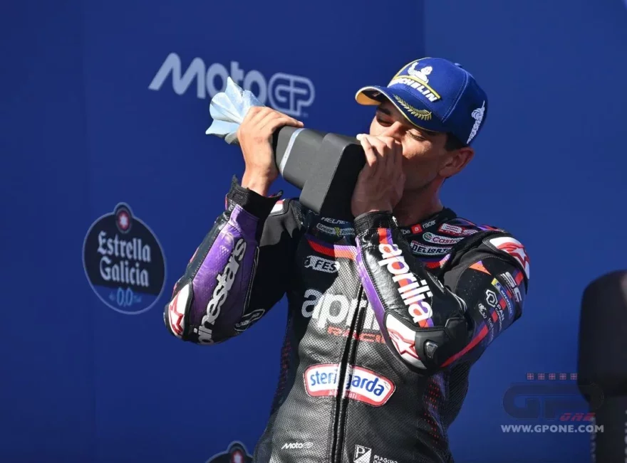 Хорхе Мартин martin-podio-1774215390