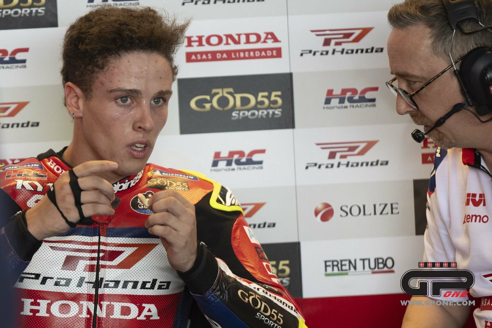 Диогу Морейра раскрывает: «Я выступал в перчатках Марка Маркеса»