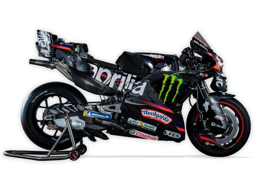ФОТО — Вот «новая» Aprilia с когтями Monster на обтекателе