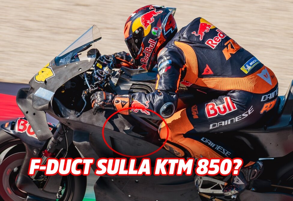 На KTM 850 появилась странная воздухозаборная щель: испытания F-Duct в стиле Aprilia?
