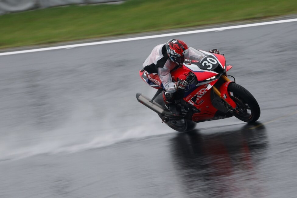 Honda HRC завершила тесты в Судзуке: среда прошла между сухими и мокрыми условиями