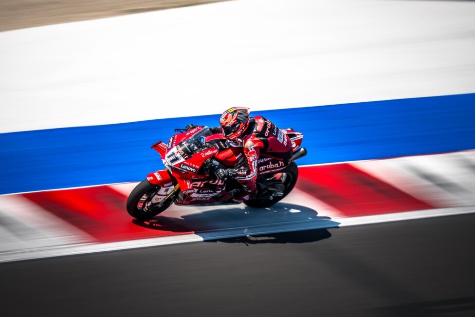 Булега без соперников: Race of Champions к столетию Ducati — его!