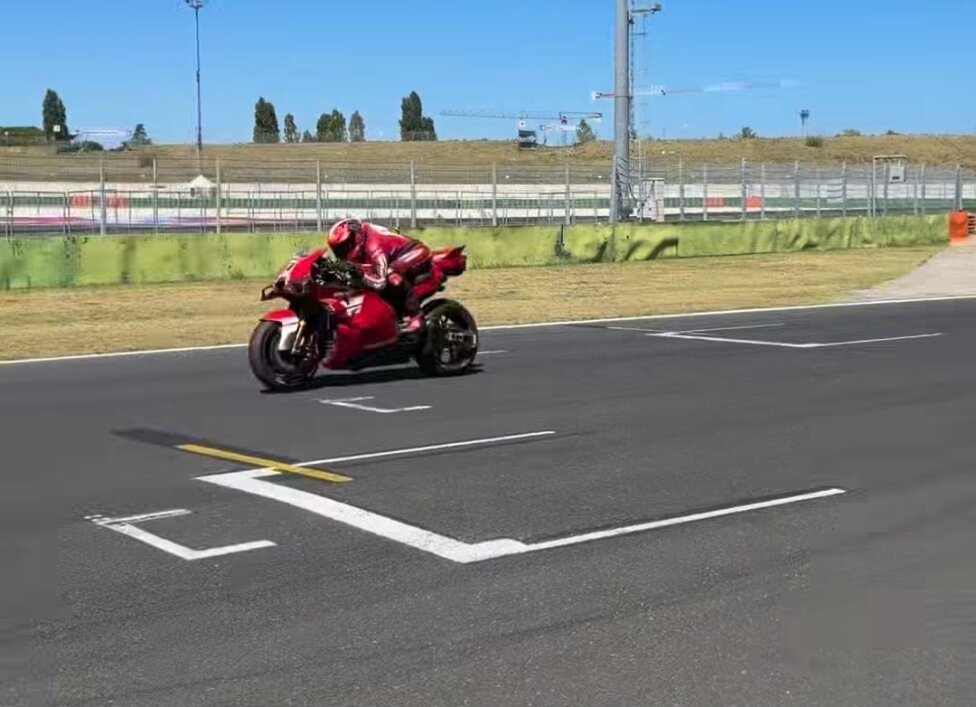 Мизано: Булега и Ducati 850 привезли 1 секунду Фернандесу и Yamaha