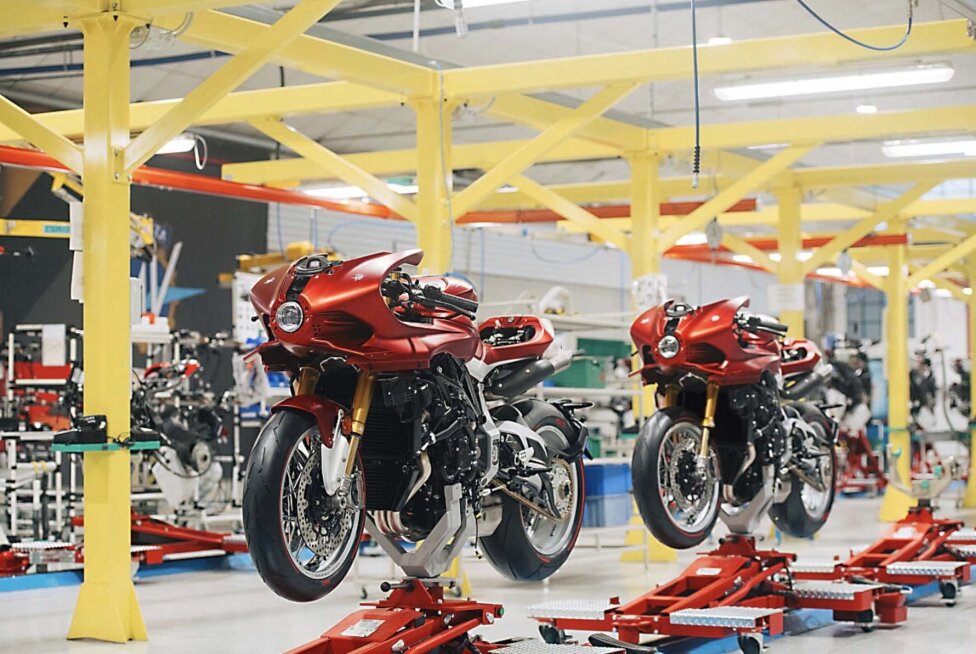MV Agusta: мечта о MotoGP сталкивается с реальностью — производство в Варезе остановлено
