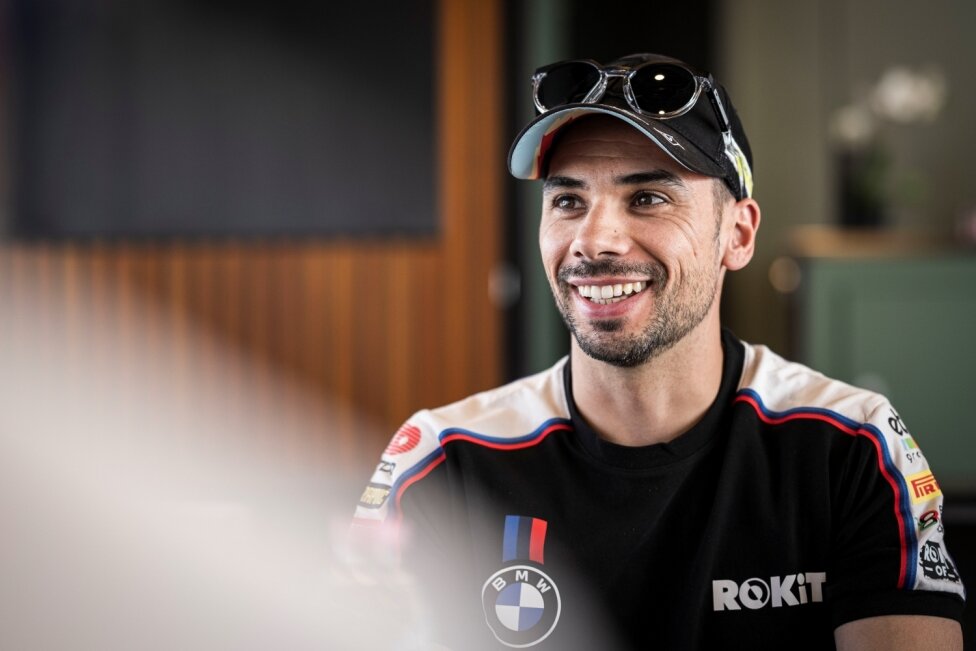 Мигель Оливейра остаётся с BMW: в 2027 году тоже будет выступать на M 1000 RR