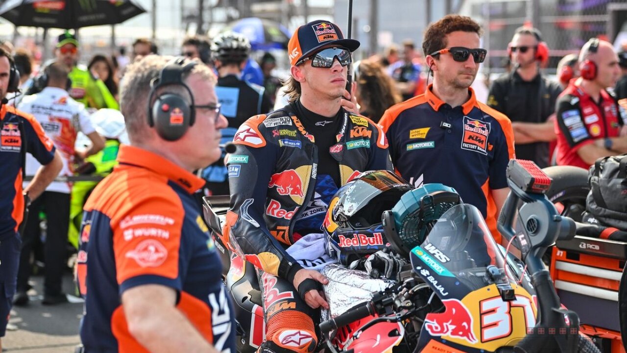 Акоста: «KTM не стала хуже, но Aprilia и Ducati прибавили сильнее»